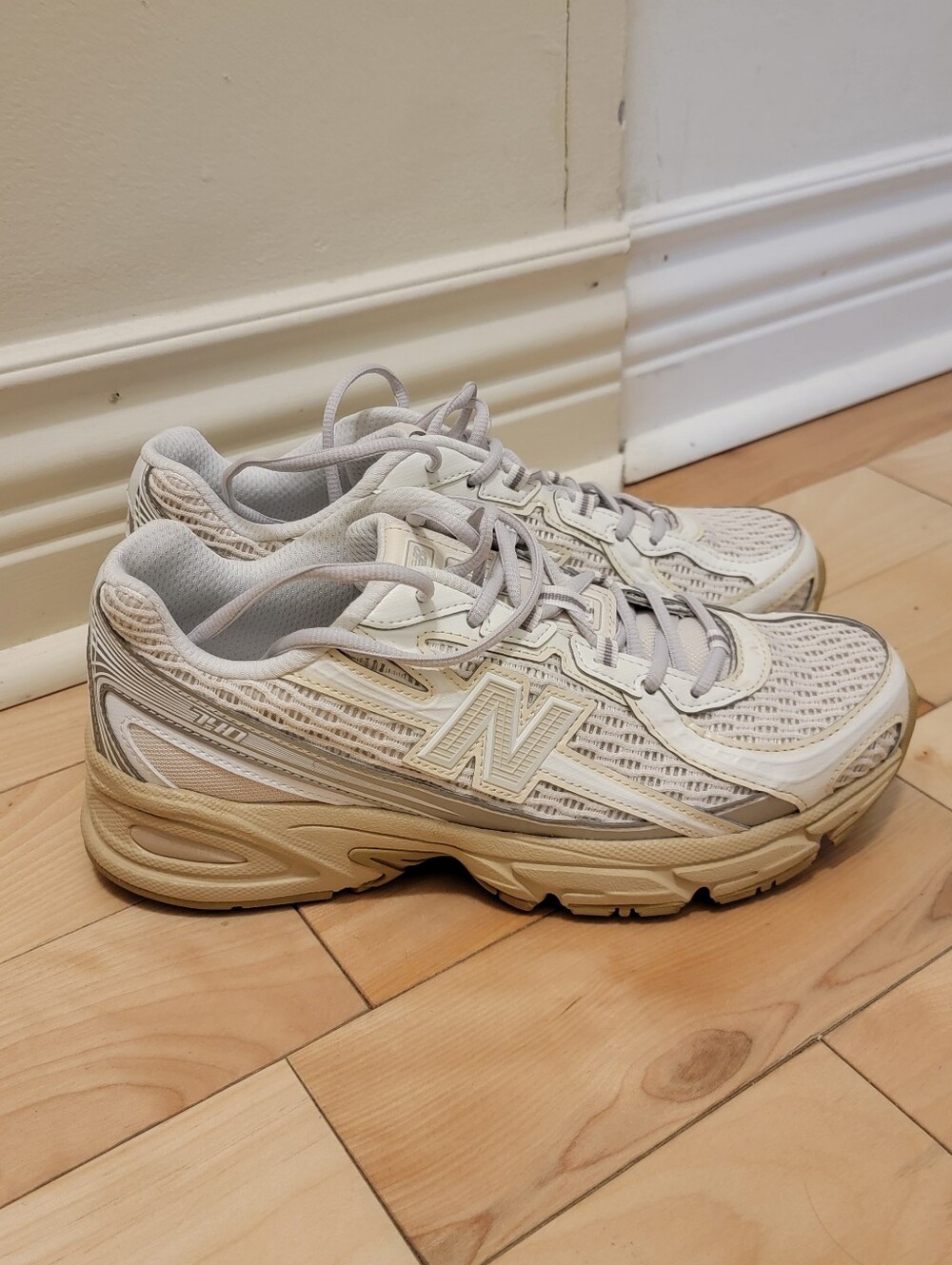 New Balance 740